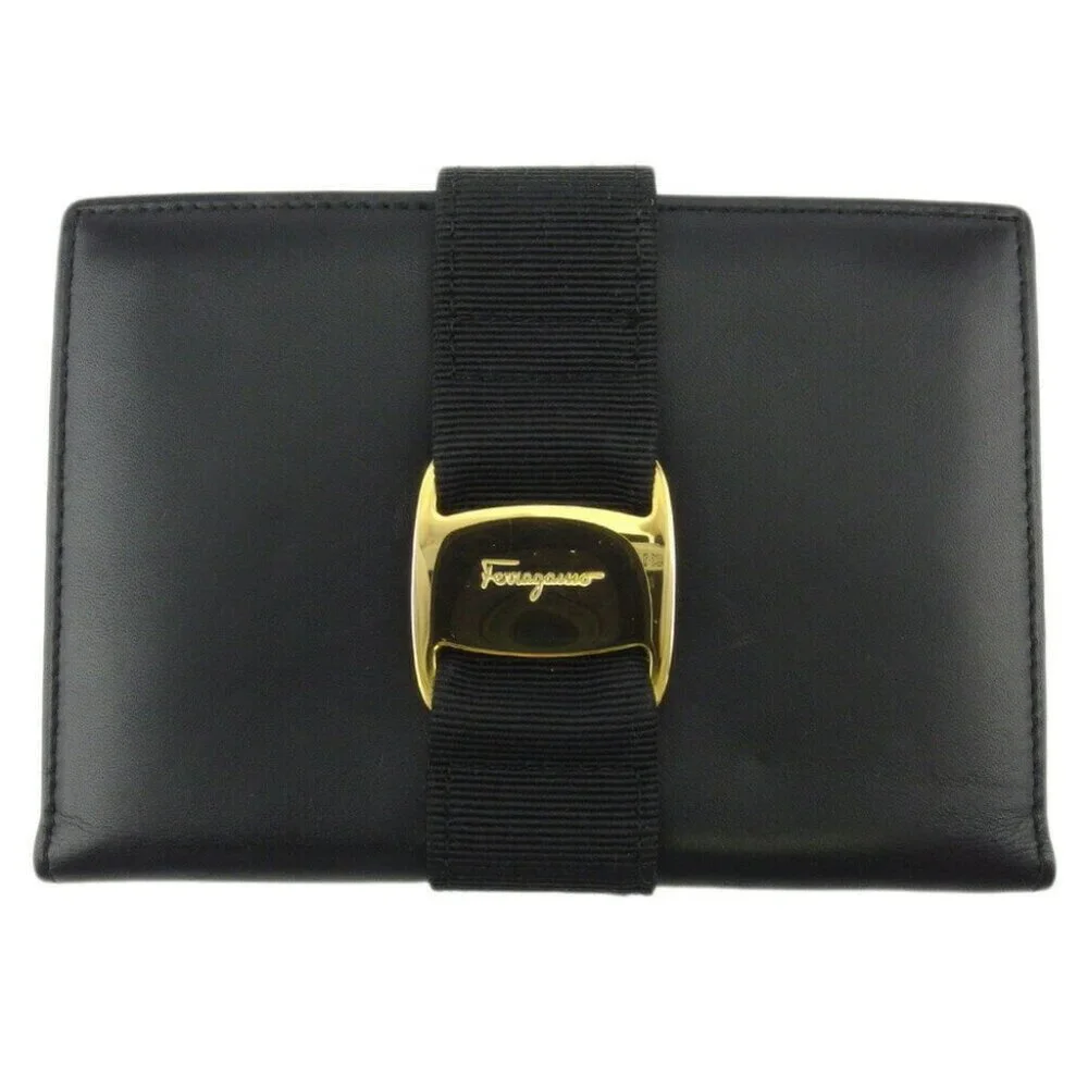 Salvatore Ferragamo passport case Vala Leather Authentic - Picture 1 of 8